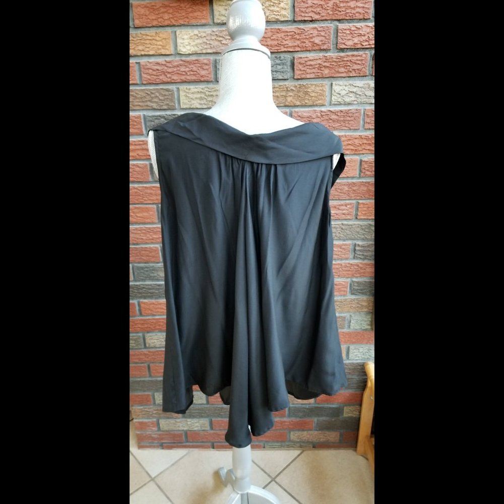Gold Hawk Sleeveless Black Silk Tunic Blouse - Picture 3 of 5